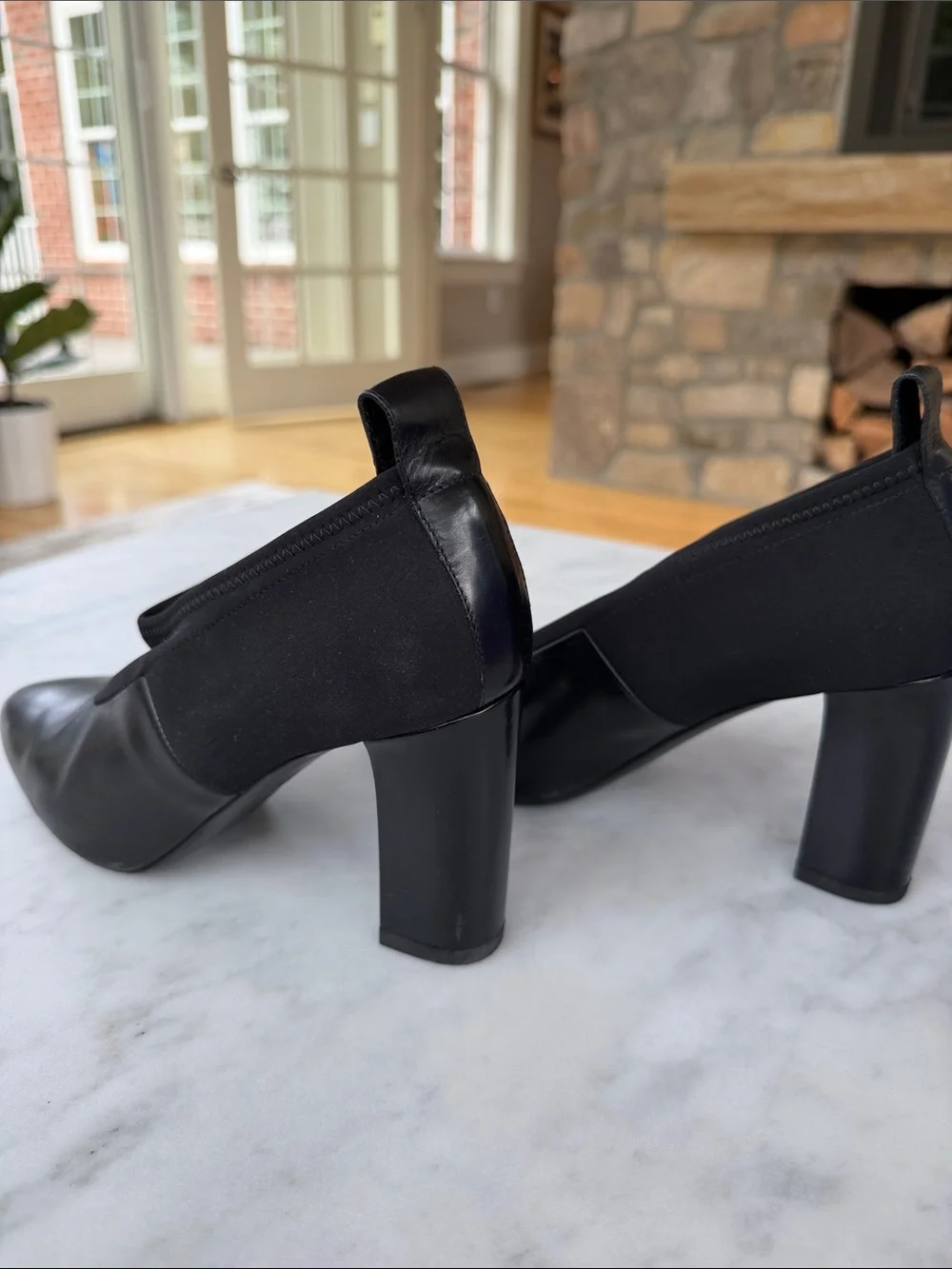 Via Spiga Black Leather Pointed Toe Ankle Booties